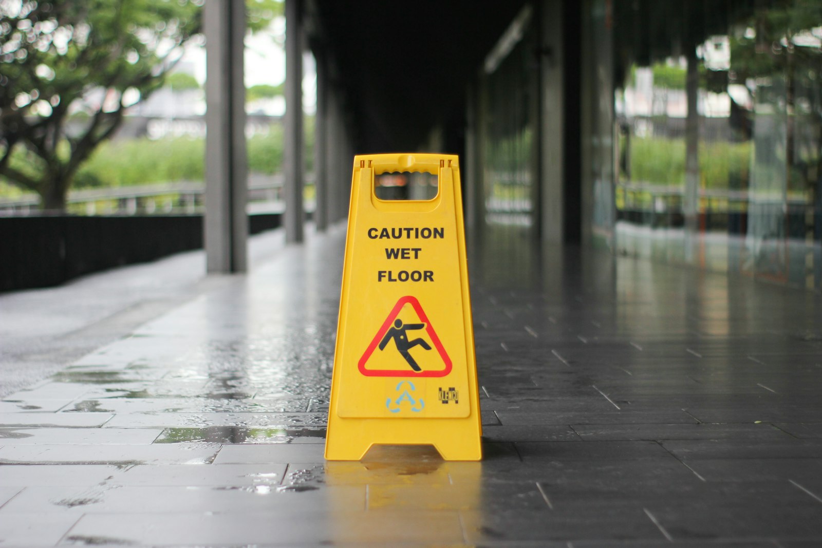Wet floor warning sign